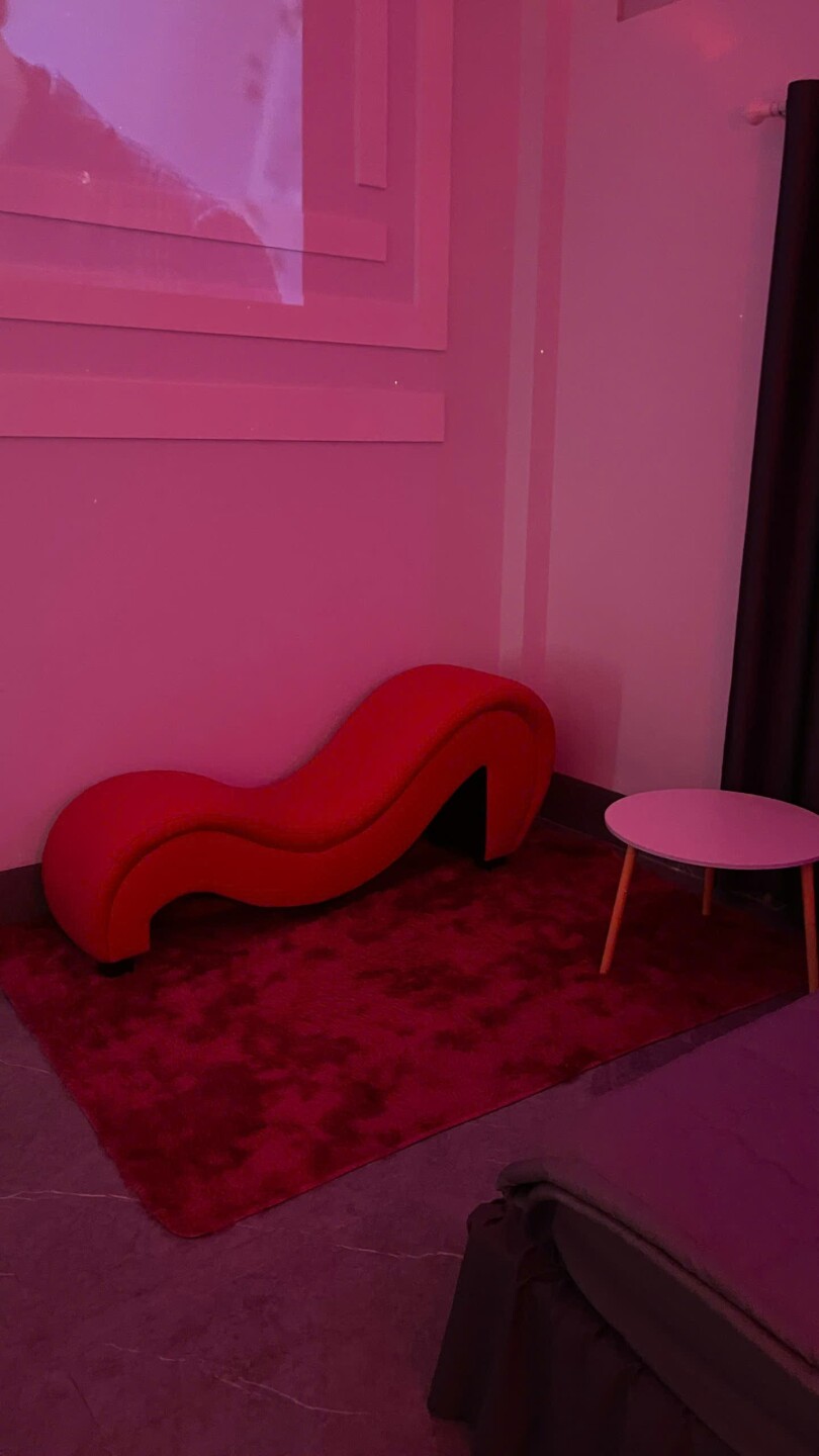 VELVET 6