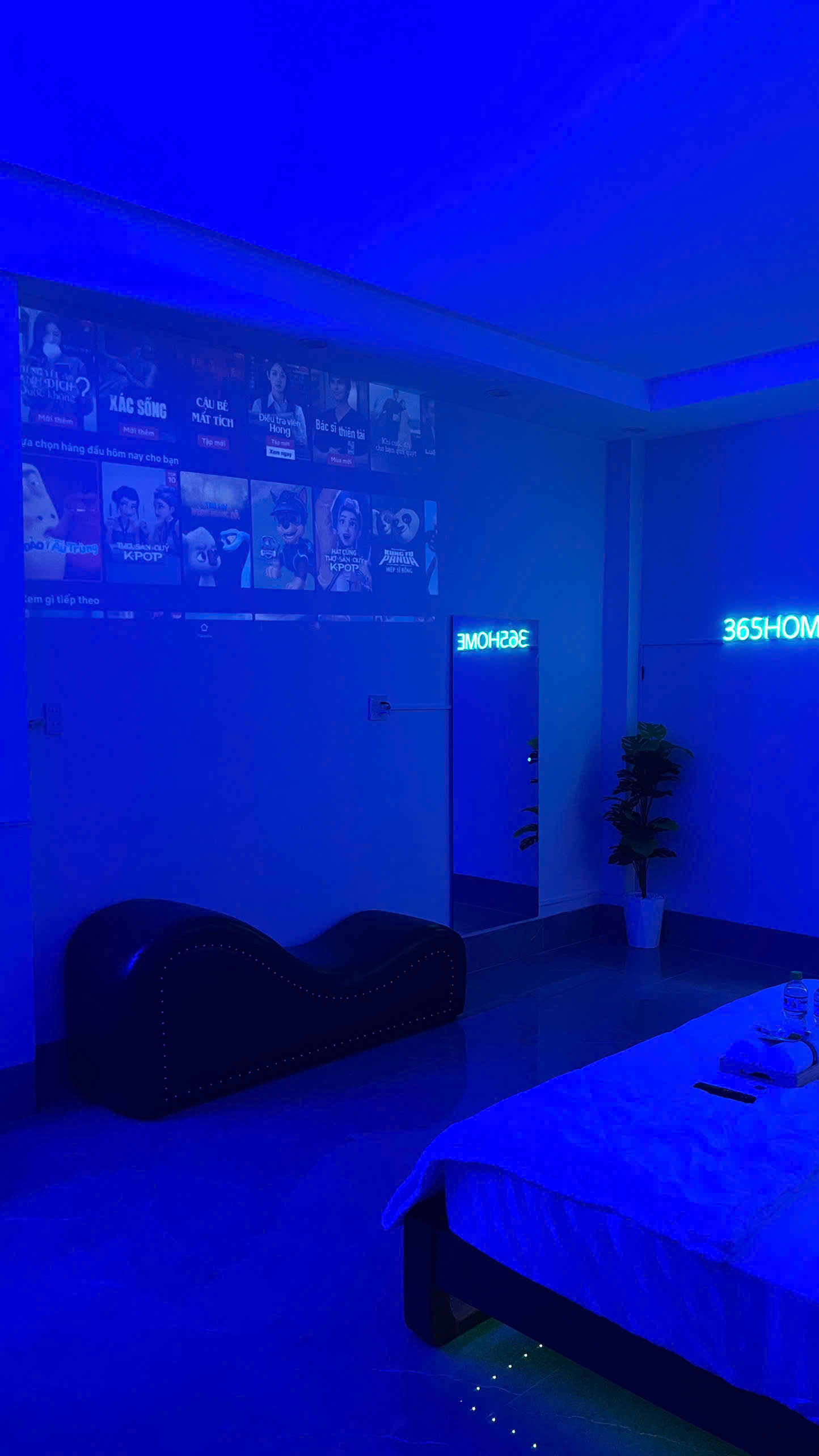 NEON 9